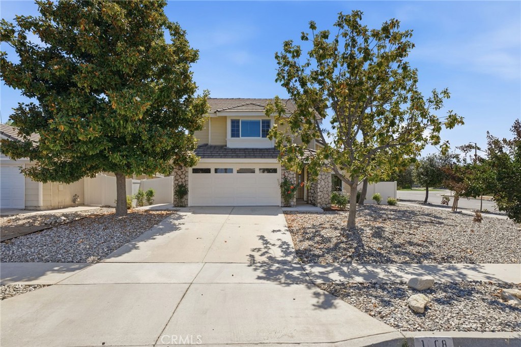 1008 Alpine Court Redlands, CA 92374 - Photo 3 of 66 Driveway