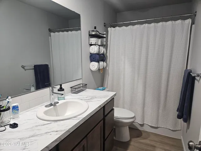 $385,000 | 608 Oak Street North, Tieton, WA 98947