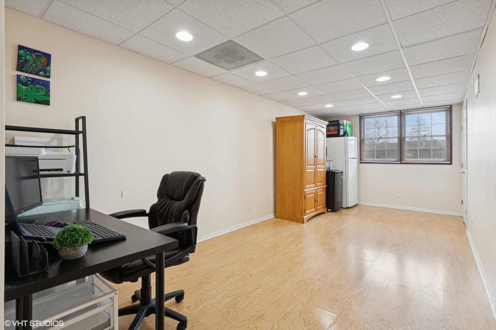 1285 Fairmont Road Hoffman Estates, IL 60169 - Photo 18 of 21 a view of workspace with furniture and window
