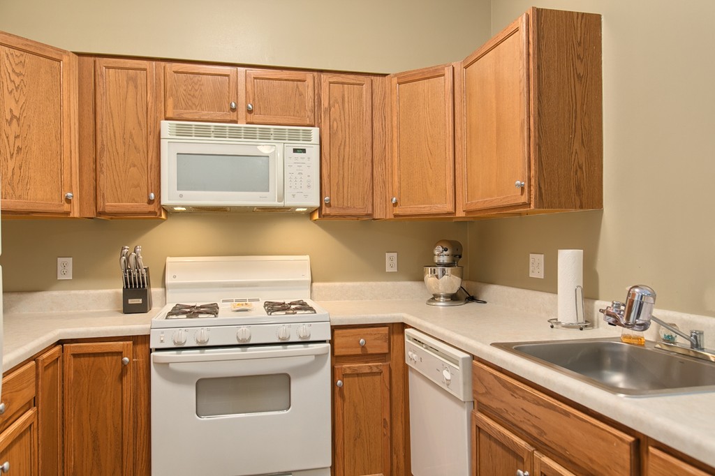 19 Hampshire Road, Unit 110 Methuen, MA 01844 - Photo 15 of 24 Gallery Image 15