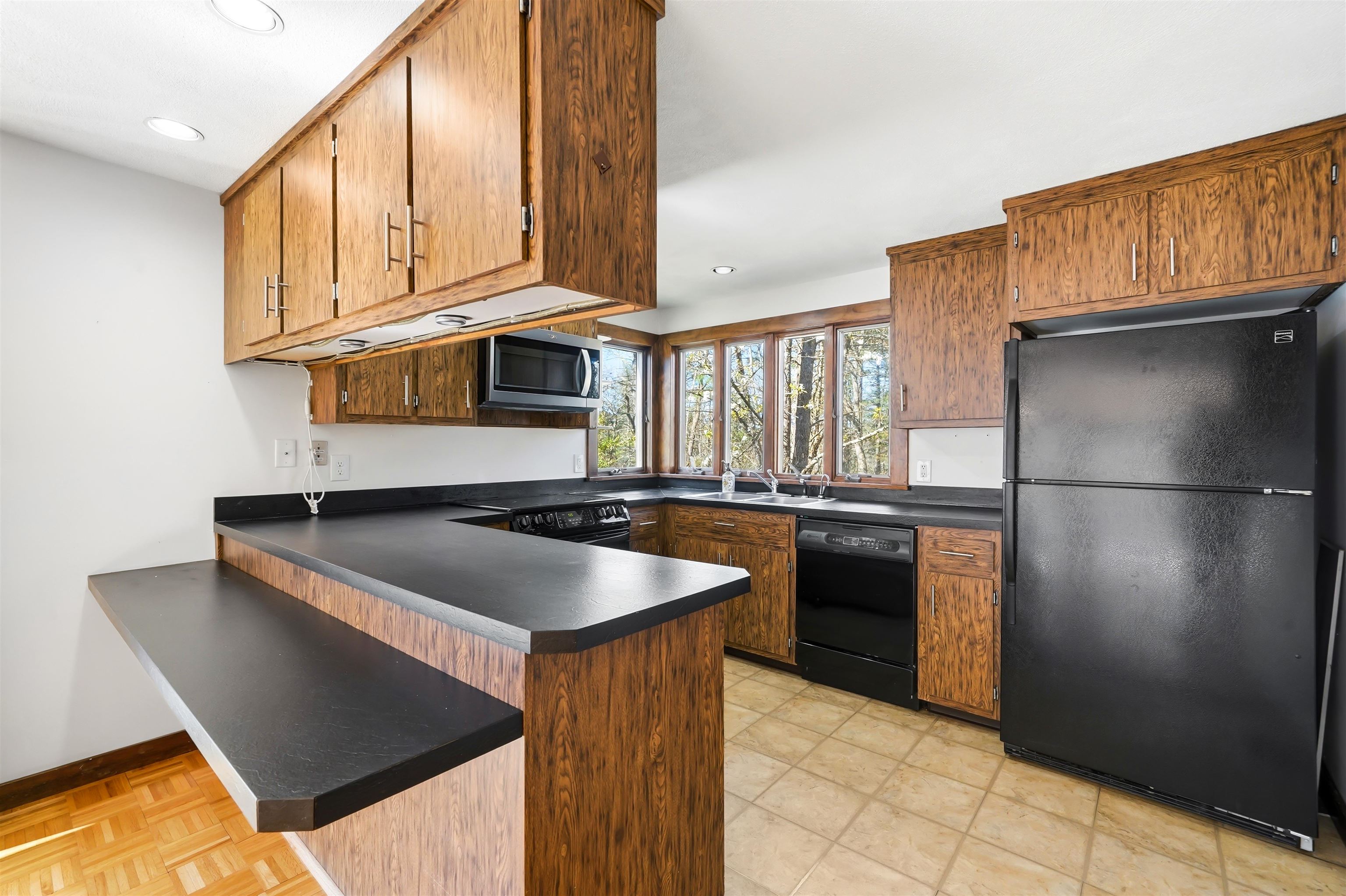 88 Meetinghouse Road Windham, NH 03087 - Photo 21 of 54