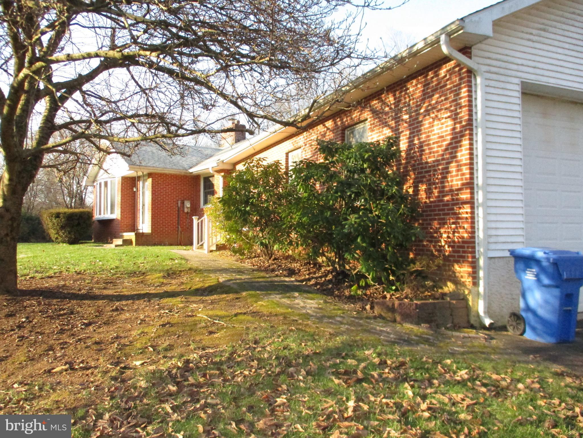 458 Thornton Road Thornton, PA 19373 - Photo 2 of 30