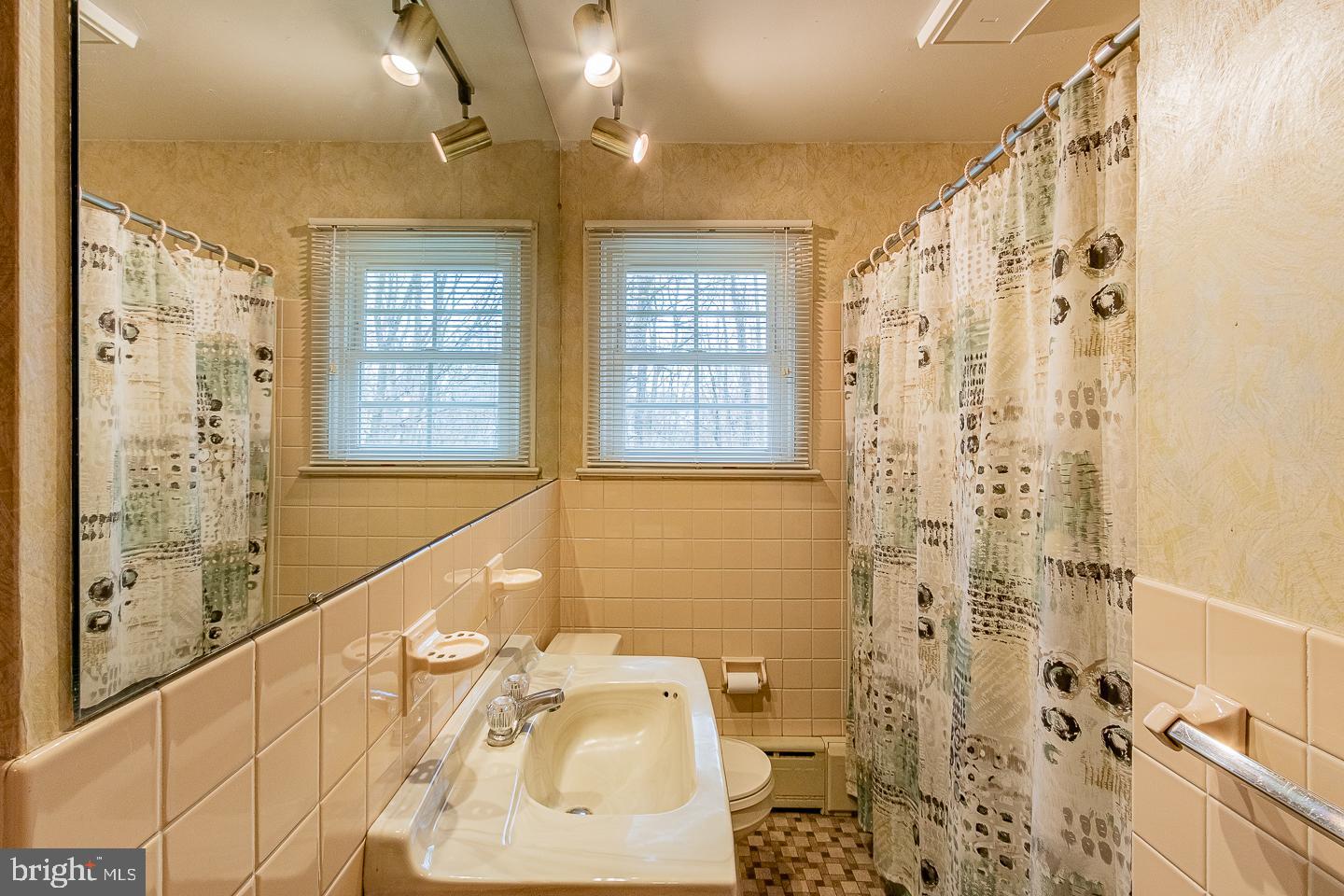 458 Thornton Road Thornton, PA 19373 - Photo 14 of 30 Hall Bath