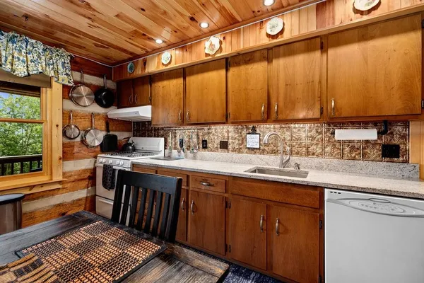$229,900 | 1063 High Valley Drive South, Monterey, VA 24465