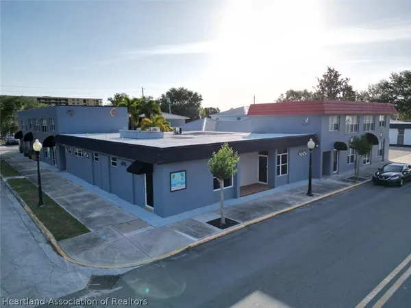 $950 | 249 South Commerce Avenue, Unit 204, Sebring, FL 33870