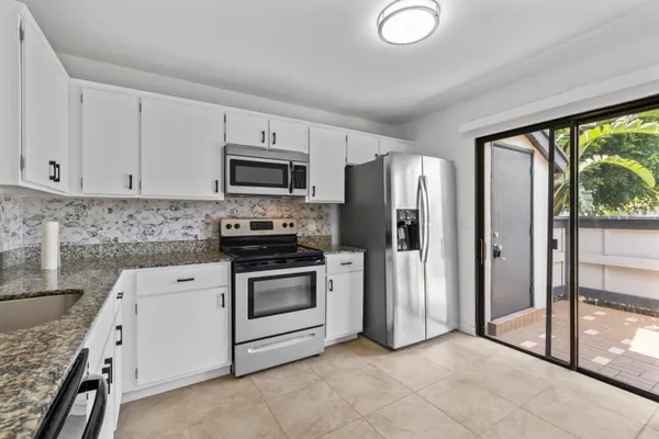 $259,900 | 364 Quebec Court, Royal Palm Beach, FL 33411