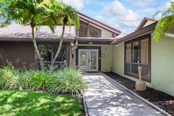 $259,900 | 364 Quebec Court, Royal Palm Beach, FL 33411