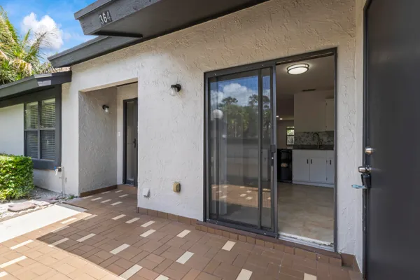 $259,900 | 364 Quebec Court, Royal Palm Beach, FL 33411