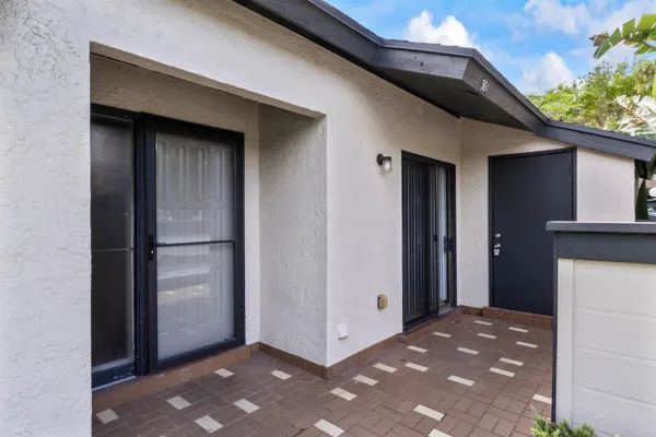 $259,900 | 364 Quebec Court, Royal Palm Beach, FL 33411
