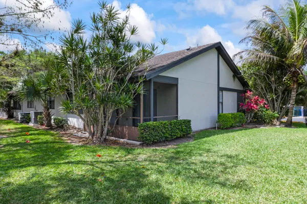 $259,900 | 364 Quebec Court, Royal Palm Beach, FL 33411