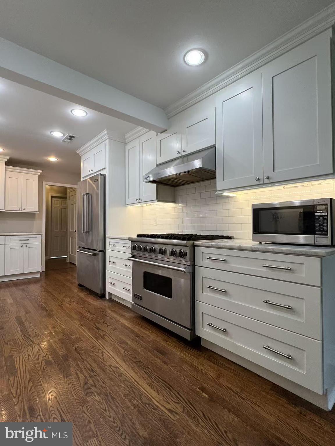 138 Wilson Road Princeton, NJ 08540 - Photo 15 of 26 SS appliance