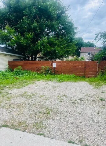 $20,000 | 639 West Bruce Street, Milwaukee, WI 53204