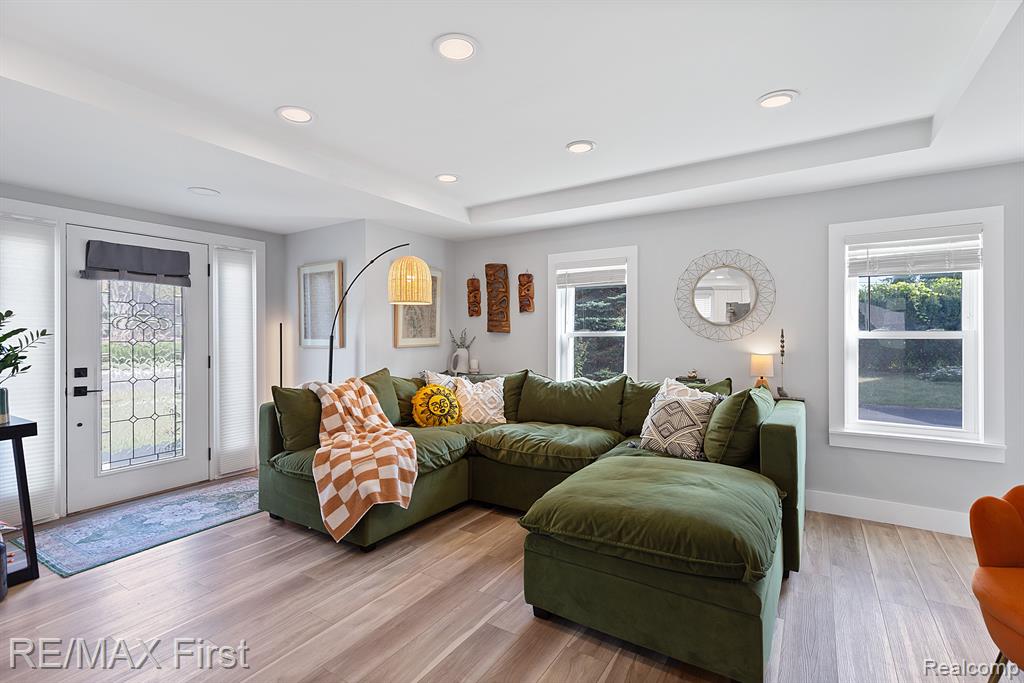 2931 Rochester Road Royal Oak, MI 48073 - Photo 9 of 24