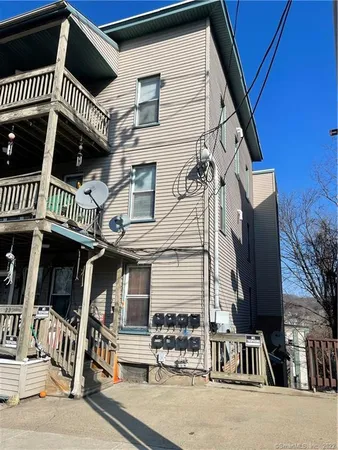 a view of a house with street