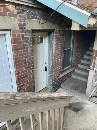 $975 | 227 Howe Avenue, Shelton, CT 06484