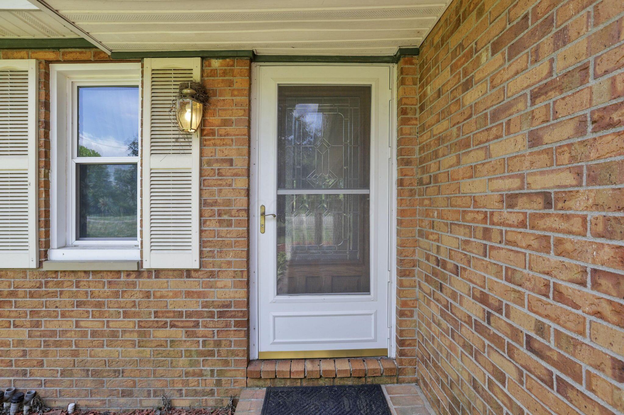 4655 Hayes Road Groveport, OH 43125 - Photo 5 of 85 Front Entrance