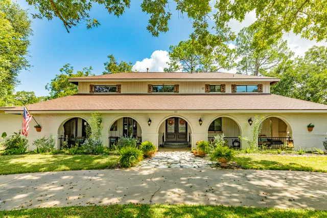 a view of front door