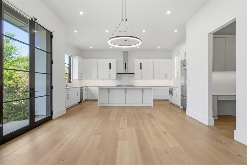 9855 Kingsway Avenue Dallas, TX 75230 - Photo 13 of 37 Great Room