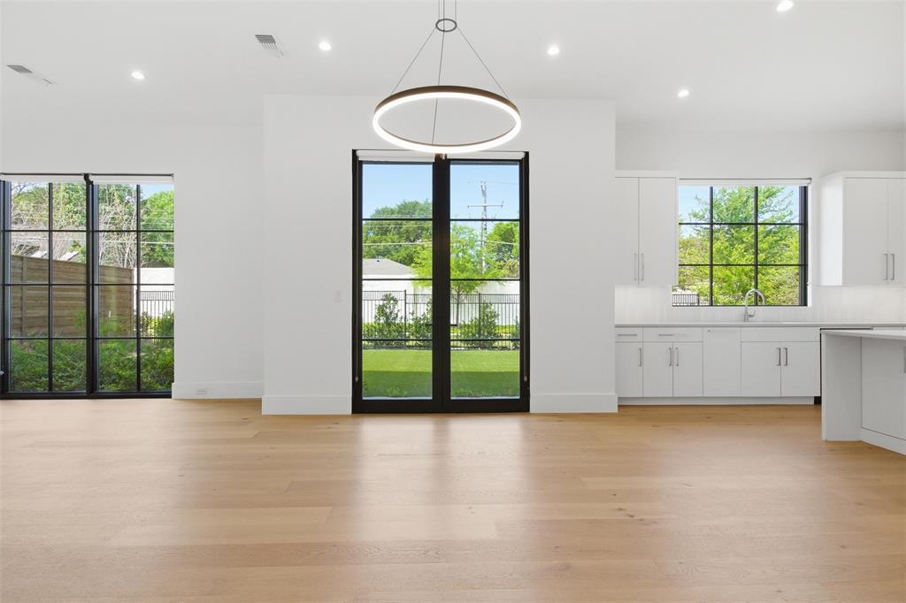 9855 Kingsway Avenue Dallas, TX 75230 - Photo 14 of 37 Dining Area