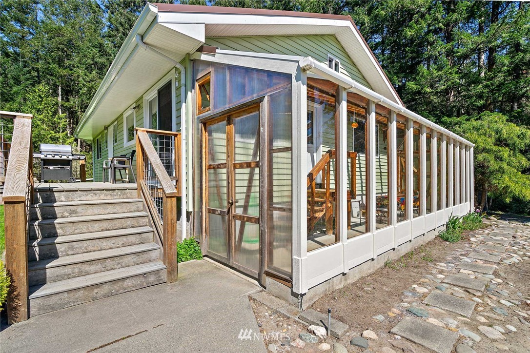 6190 Cultus Bay Road Clinton, WA 98236 - Photo 22 of 27 Gallery Image 22