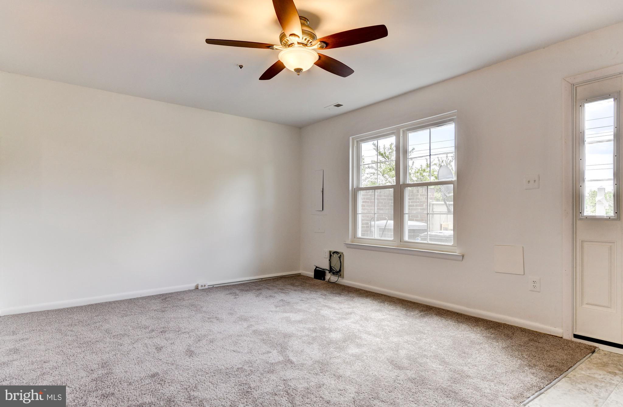 20240 Harbor Tree Road Montgomery Village, MD 20886 - Photo 4 of 27 Gallery Image 4