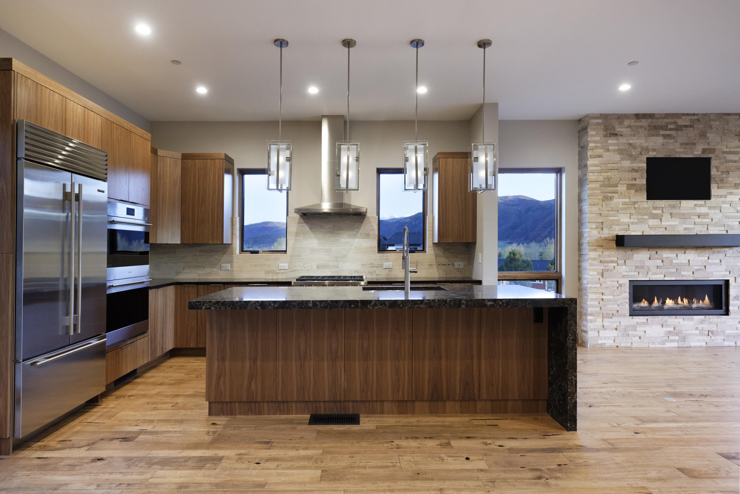 243 Overlook Ridge, Unit 450) Basalt, CO 81621 - Photo 2 of 53 Kitchen