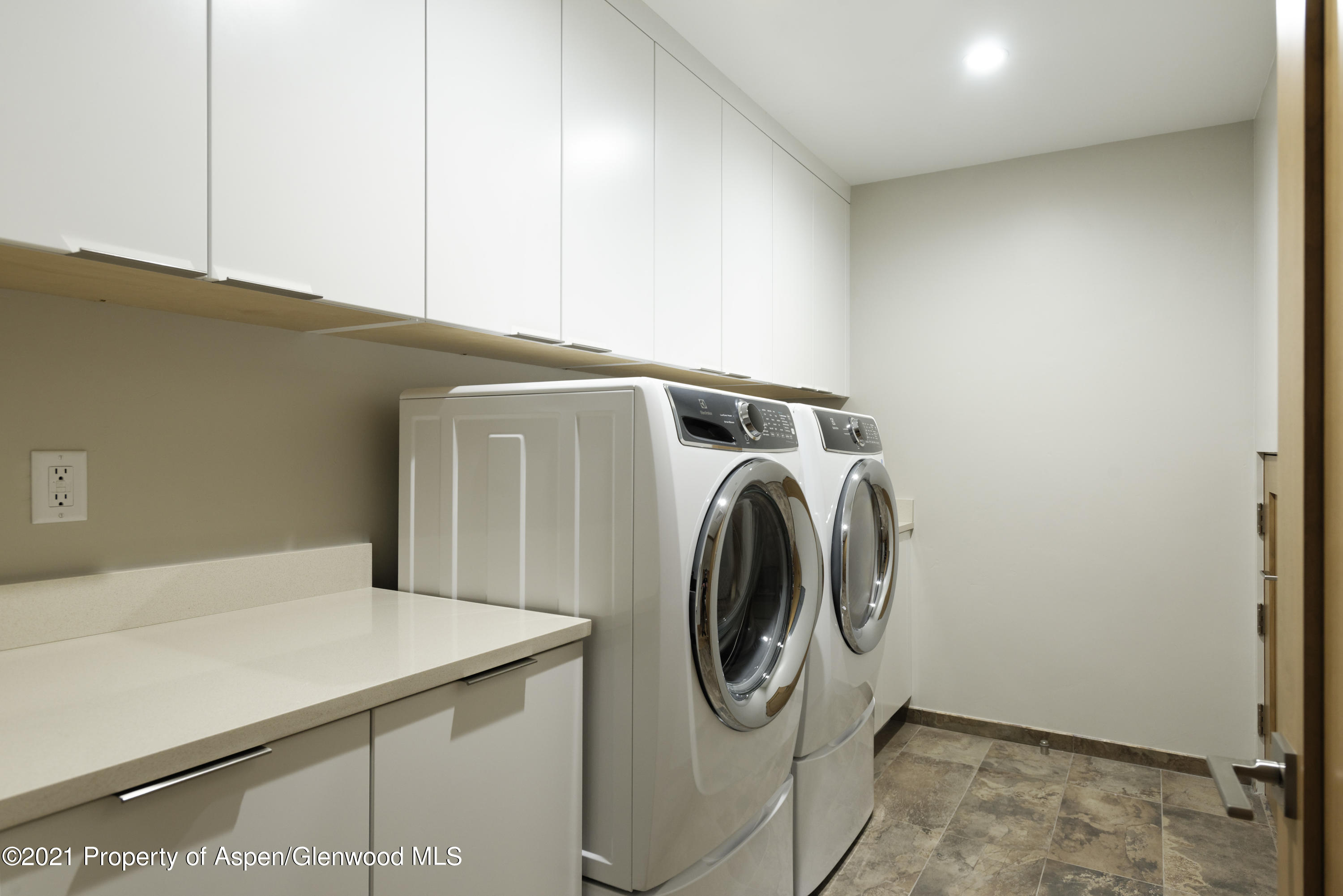 243 Overlook Ridge, Unit 450) Basalt, CO 81621 - Photo 45 of 53 Laundry