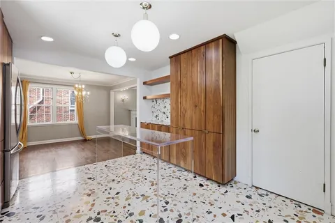 $589,000 | 607 East 65th Street, Kansas City, MO 64131