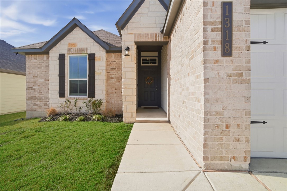 1318 Kingsgate Drive Bryan, TX 77807 - Photo 4 of 44