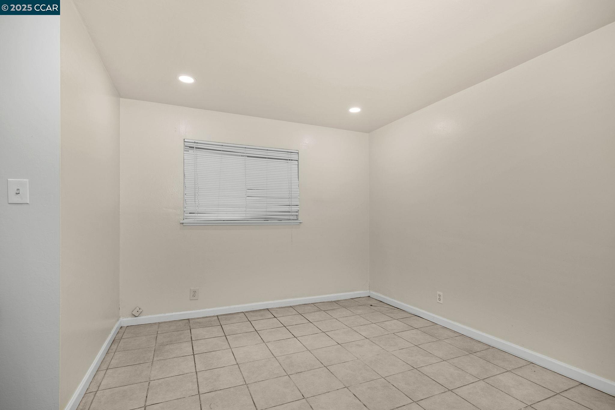 1926 Alcatraz Avenue, Unit 2 Berkeley, CA 94703 - Photo 11 of 13 a view of an empty room