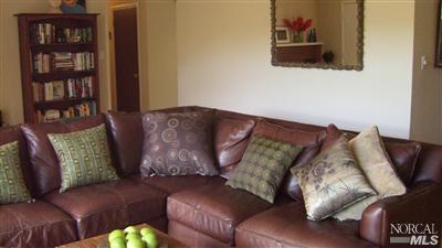106 Oakcrest Road San Anselmo, CA 94960 - Photo 4 of 12 Gallery Image 4