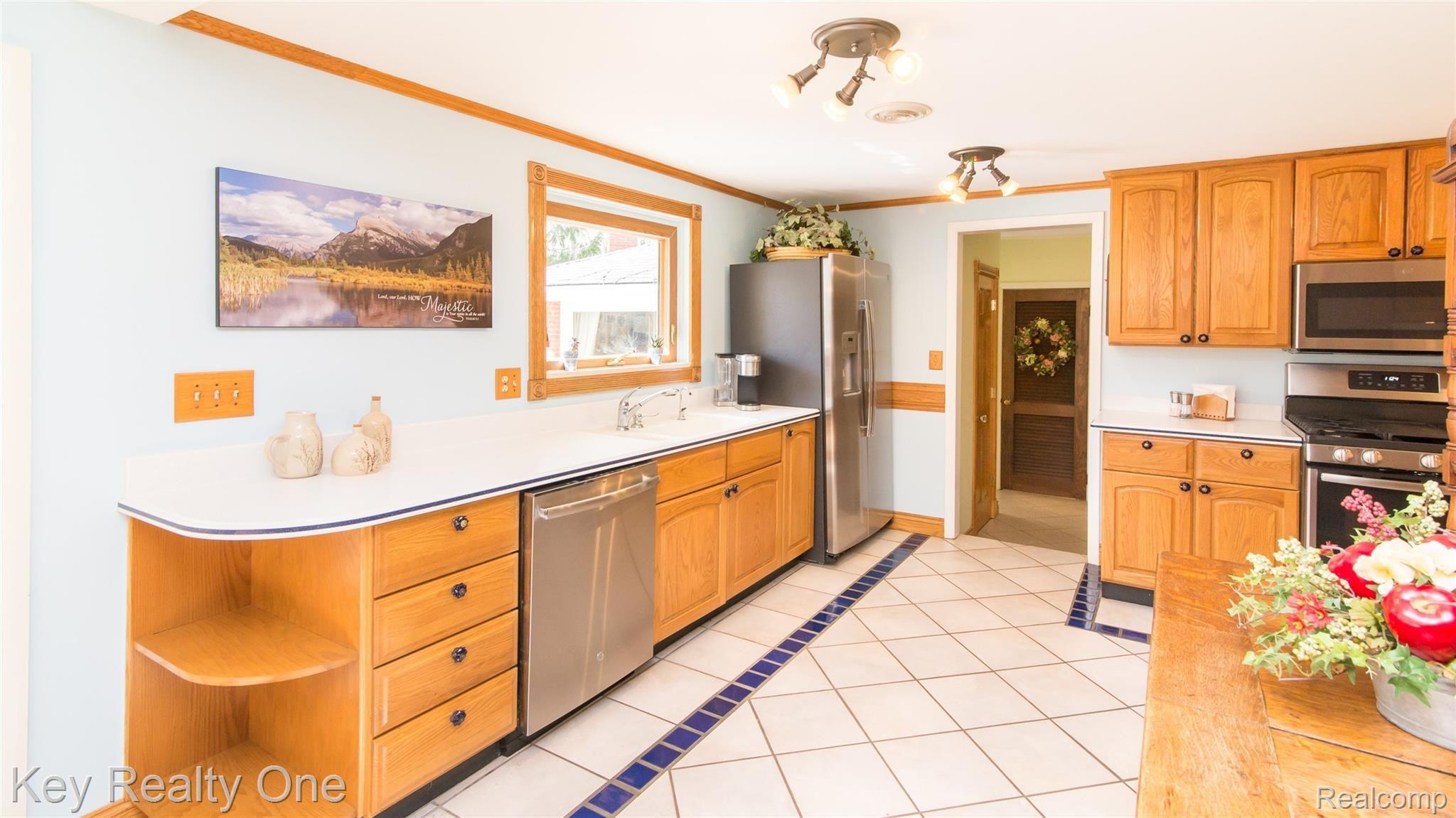 1177 Mill Valley Street Rochester, MI 48306 - Photo 9 of 28 049_50.jpg