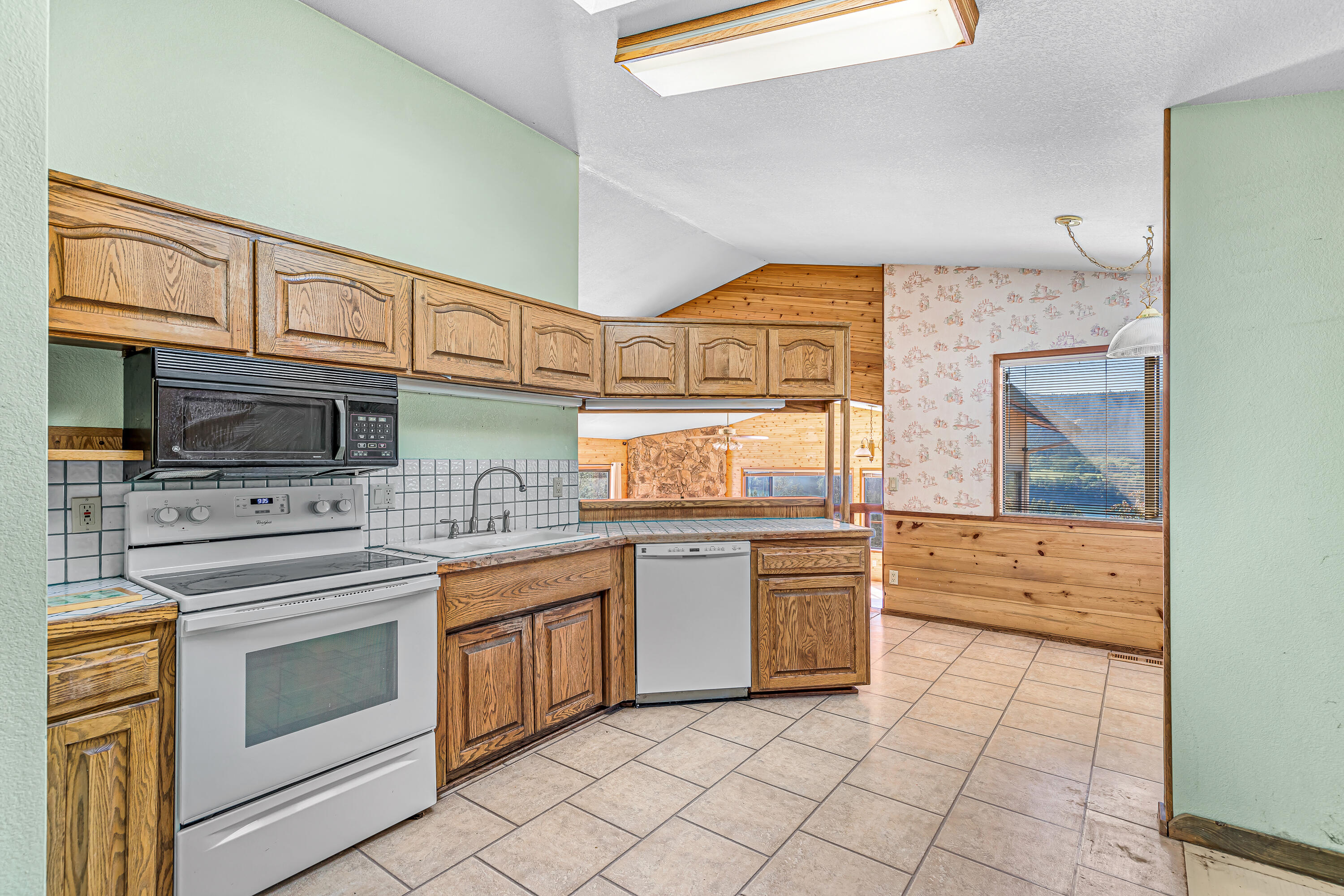 1306 Lewis Road Prospect, OR 97536 - Photo 12 of 66 9R9A9758