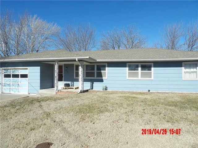 $189,900 | 217 Warren Avenue, Garnett, KS 66032