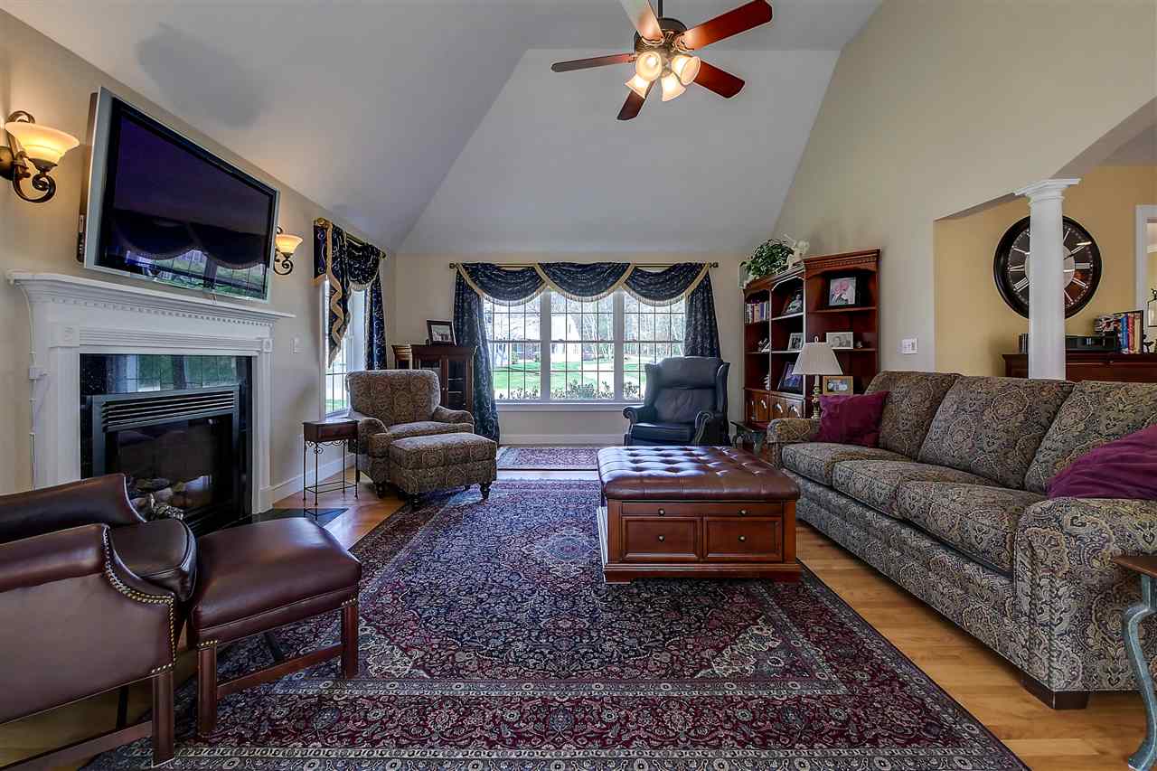 21 Shakespeare Road Nashua, NH 03062 - Photo 13 of 40