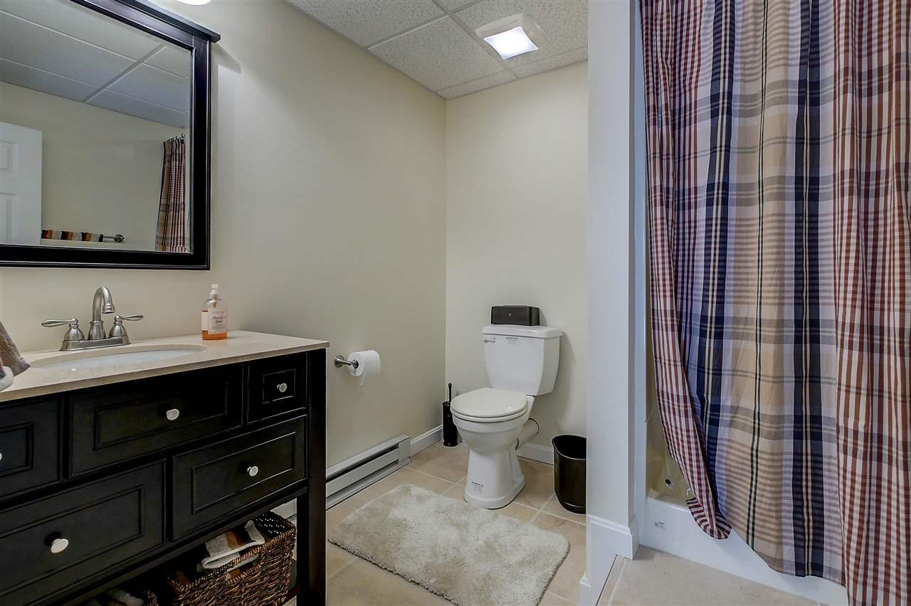 21 Shakespeare Road Nashua, NH 03062 - Photo 33 of 40