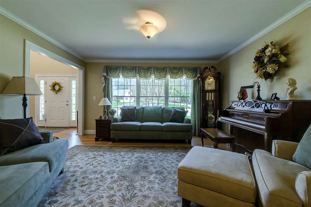 21 Shakespeare Road Nashua, NH 03062 - Photo 6 of 40