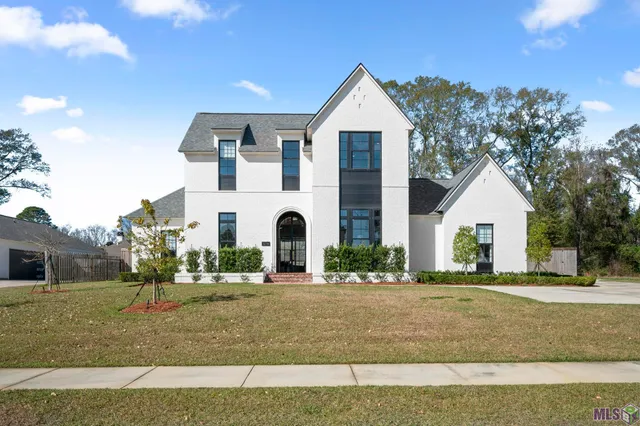 $1,854,308 | 8228 Oakridge Drive, Baton Rouge, LA 70810