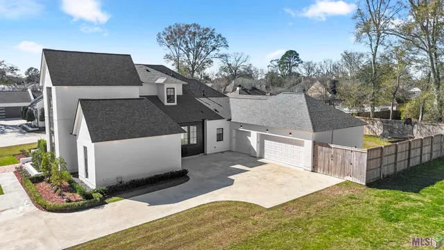 $1,854,308 | 8228 Oakridge Drive, Baton Rouge, LA 70810