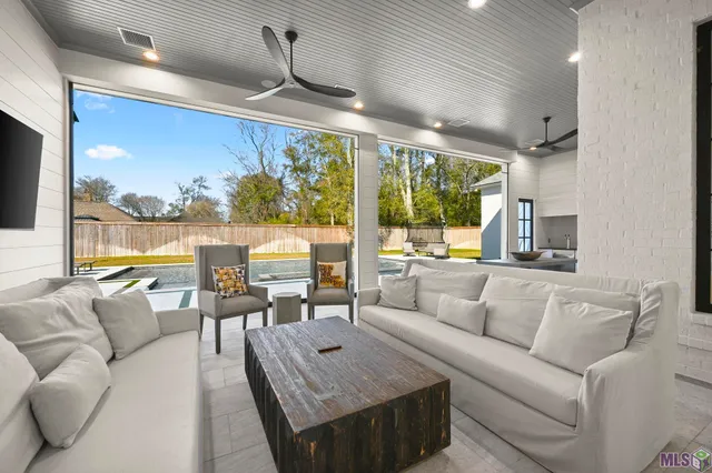 $1,854,308 | 8228 Oakridge Drive, Baton Rouge, LA 70810