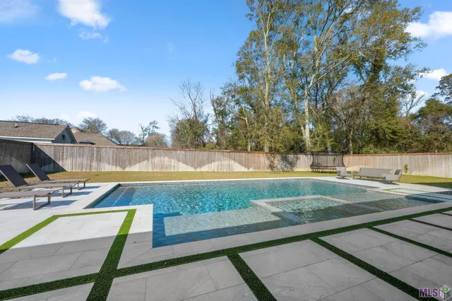 $1,854,308 | 8228 Oakridge Drive, Baton Rouge, LA 70810