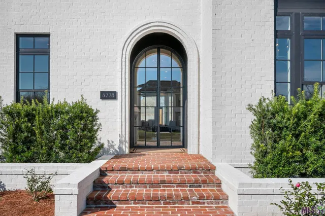 $1,854,308 | 8228 Oakridge Drive, Baton Rouge, LA 70810