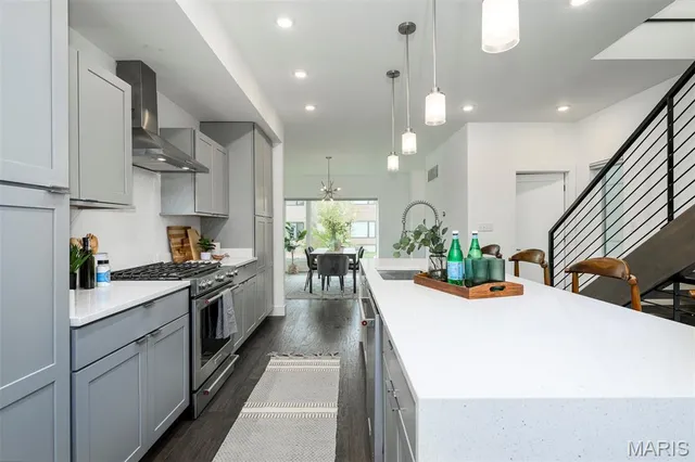 $565,000 | 4426 Vista Avenue, St. Louis, MO 63110