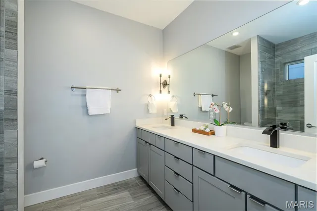 $565,000 | 4426 Vista Avenue, St. Louis, MO 63110