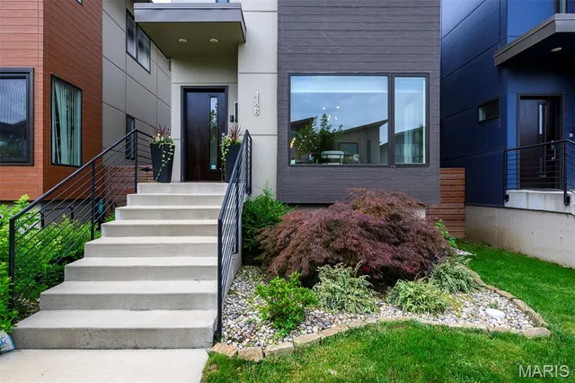 $565,000 | 4426 Vista Avenue, St. Louis, MO 63110