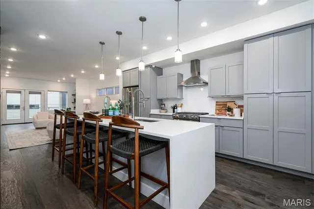 $565,000 | 4426 Vista Avenue, St. Louis, MO 63110