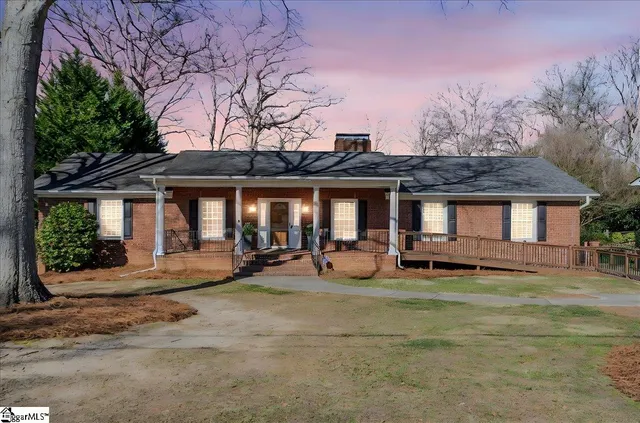 $689,000 | 17 Rollingreen Road, Greenville, SC 29615