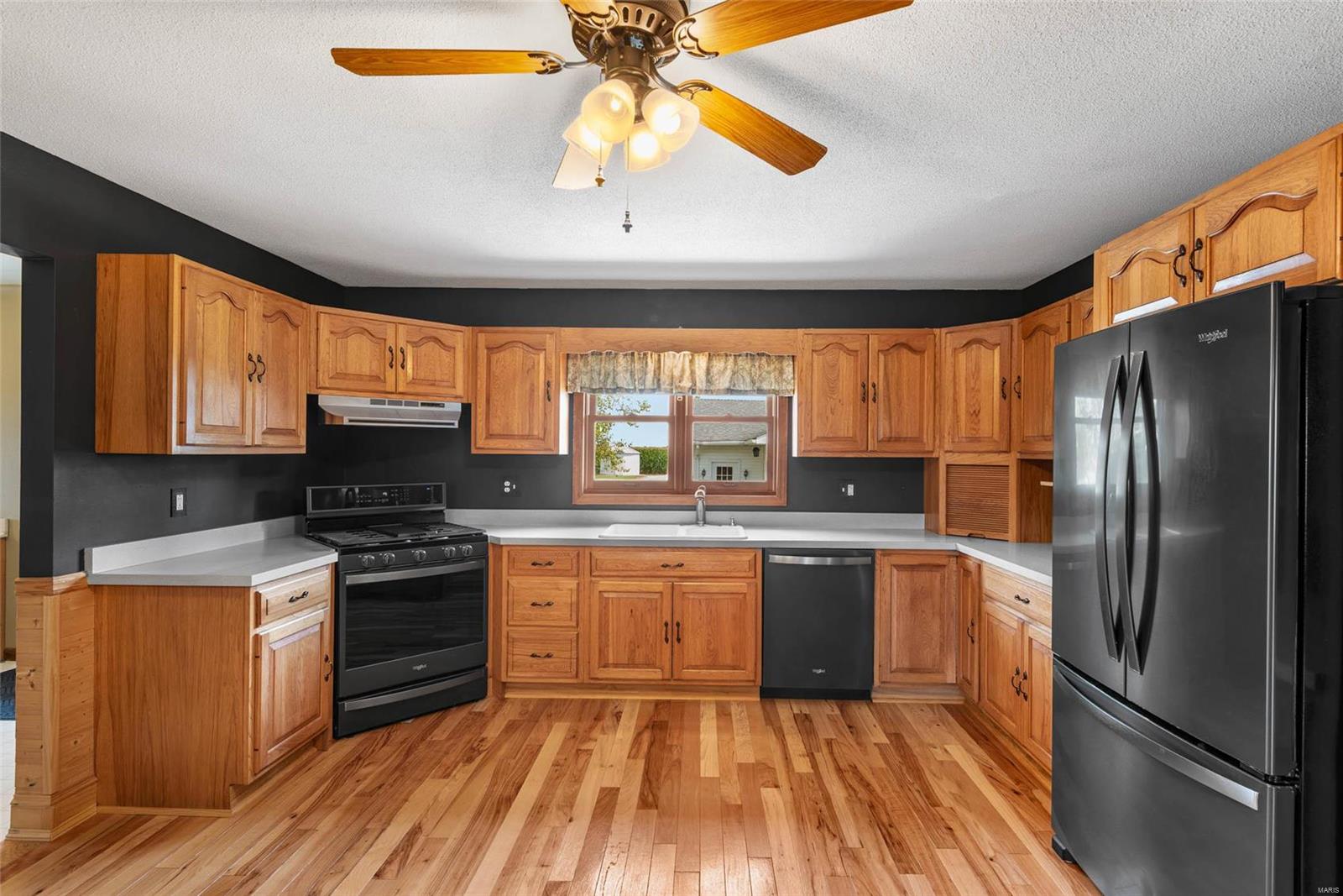 5836 Manix Road Edwardsville, IL 62025 - Photo 3 of 53