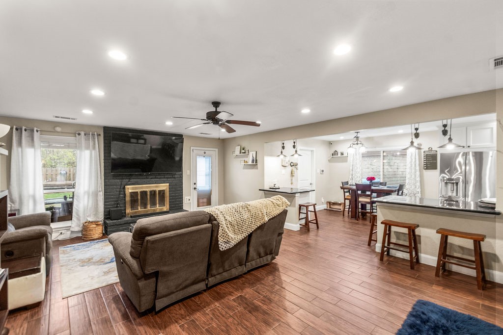 3804 September Drive Baytown, TX 77521 - Photo 4 of 32