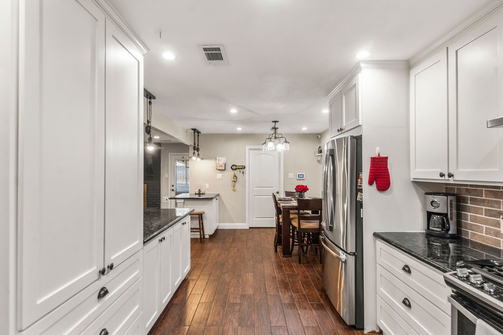 3804 September Drive Baytown, TX 77521 - Photo 10 of 32